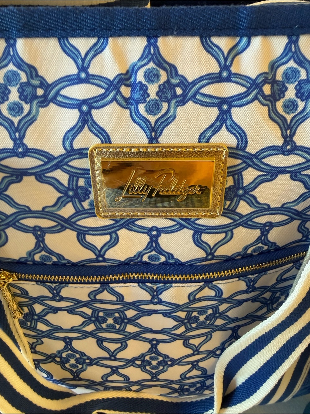 Lilly Pulitzer Cooler Bag with Mesh Pouch + RTIC Can Cooler - *BOTH NWT!* - Picture 9 of 16